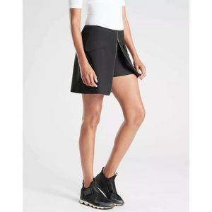 Athleta Stellar Zip-up Skort in Black M